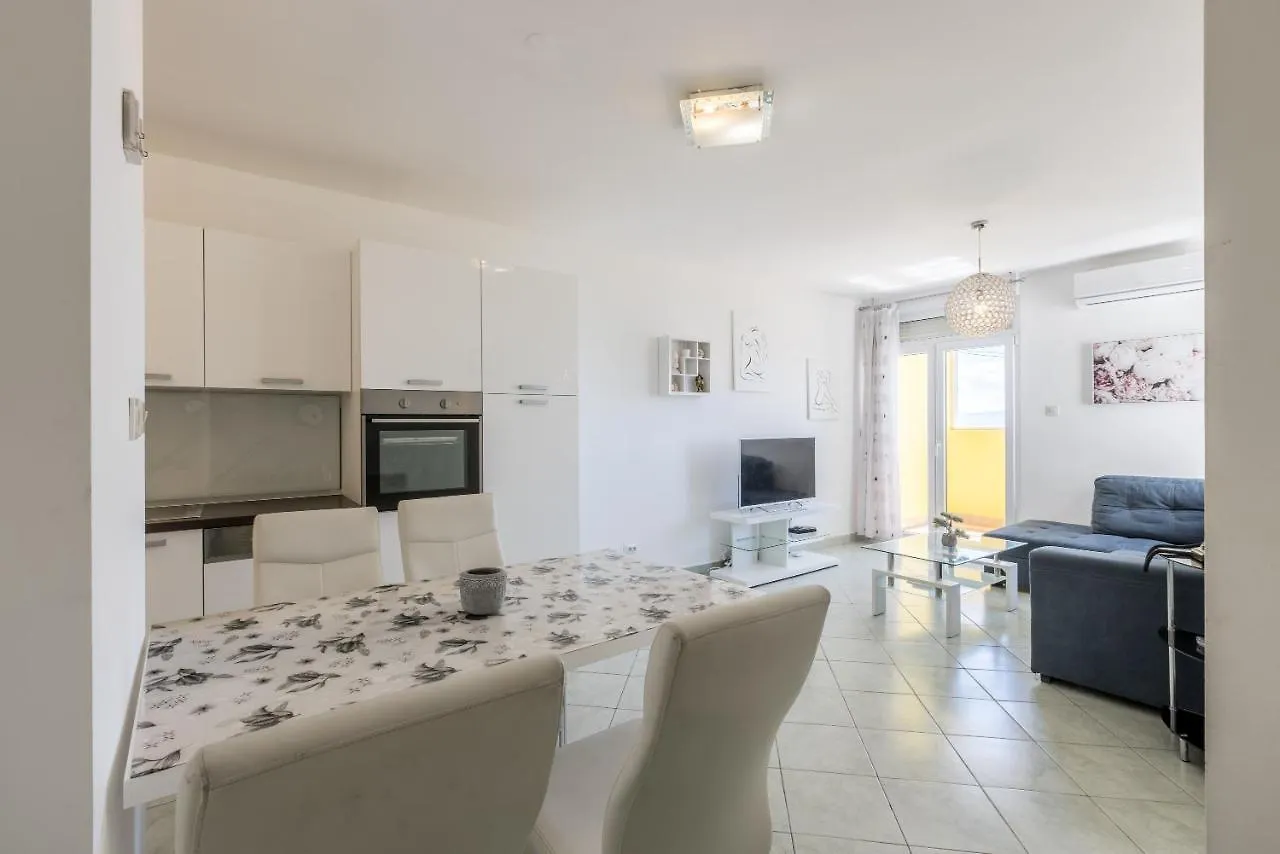 Apartment Larus スプリト